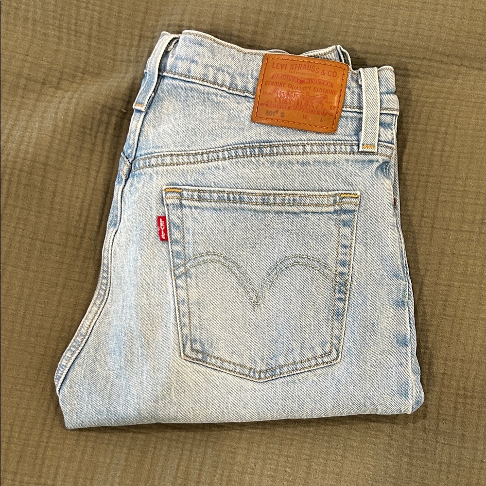 Levi's 501 Light Blue Straight Jeans